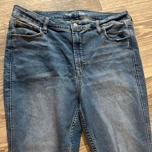 Old Navy Extra High-Rise Rockstar, Super Skinny, Secrets Smooth Pockets, Size 16